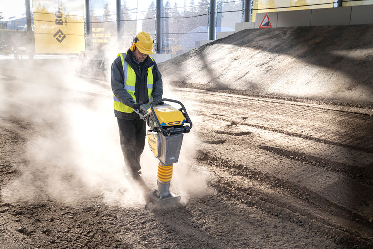 Bajos gastos corrientes.