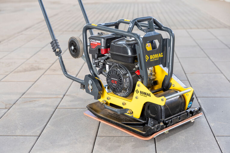 Gentle vibratory compaction.