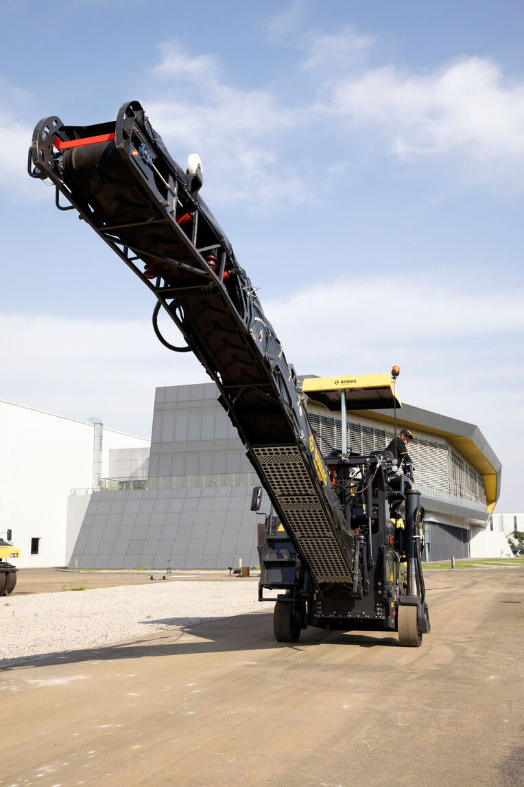 Двигатель с высокими эксплуатационными характеристиками.