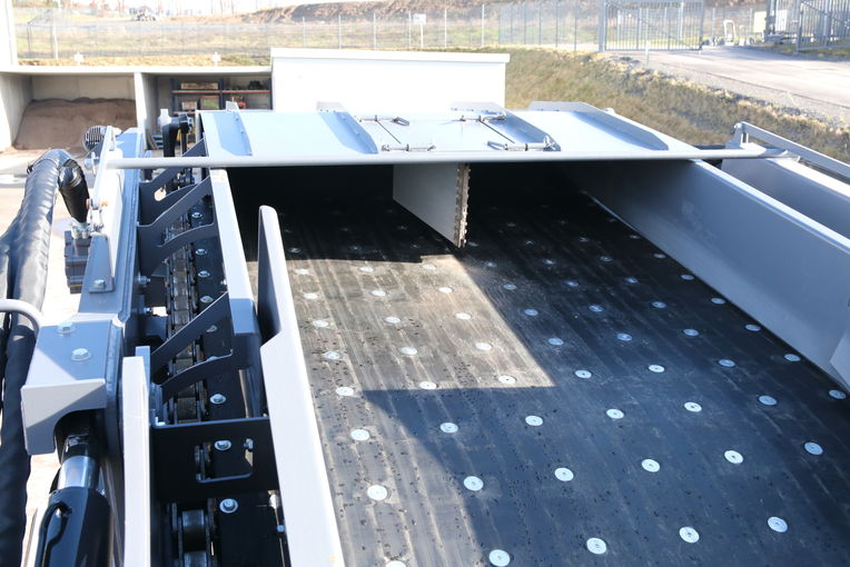 Elevado flujo de material.